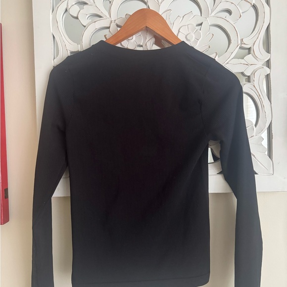 Athleta Signature Ribbed Top on Black Small - Picture 6 of 8